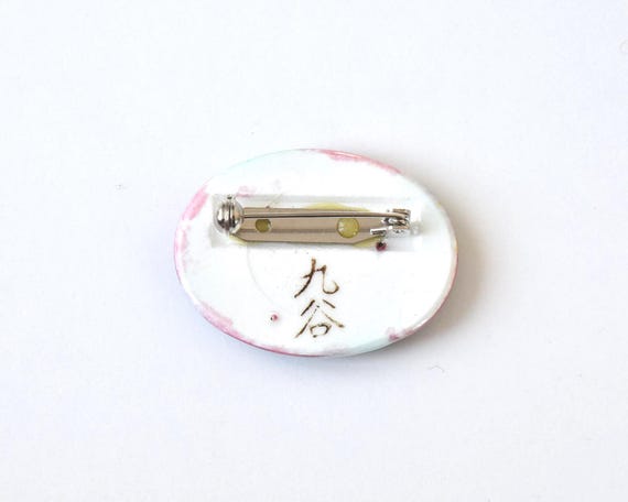 Kutani Ceramic Brooch