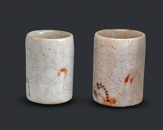 Shino Ware Yunomi Cups Set highlighting painted glaze details on sides
