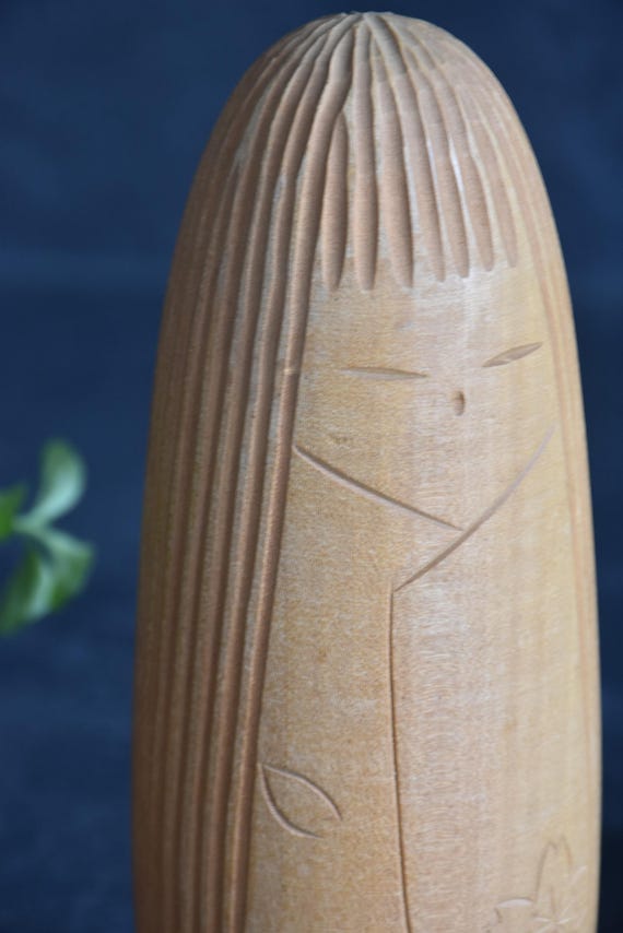 Issetsu Kuribayashi Sakura Kokeshi Doll