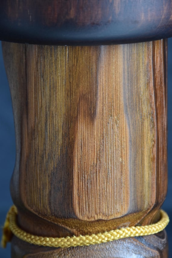 Usaburo Mori Kan Kokeshi Doll body wood grain pattern detail