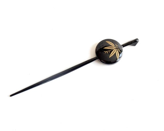 Kogai Hairpin Wood Lacquer Floral showing the back side with golden leaf pattern