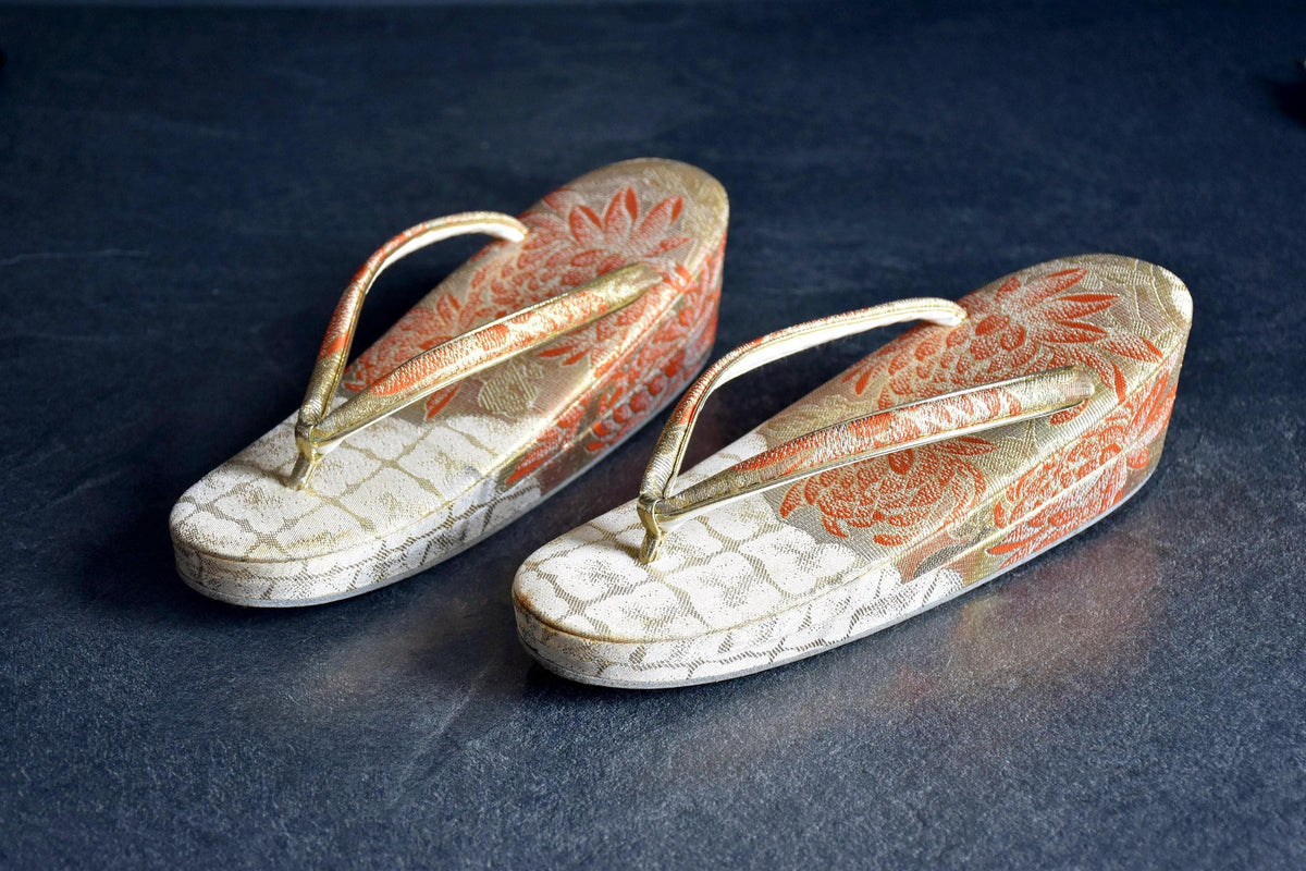 Gold brocade zori and clutch set, alternative angle of zori sandals