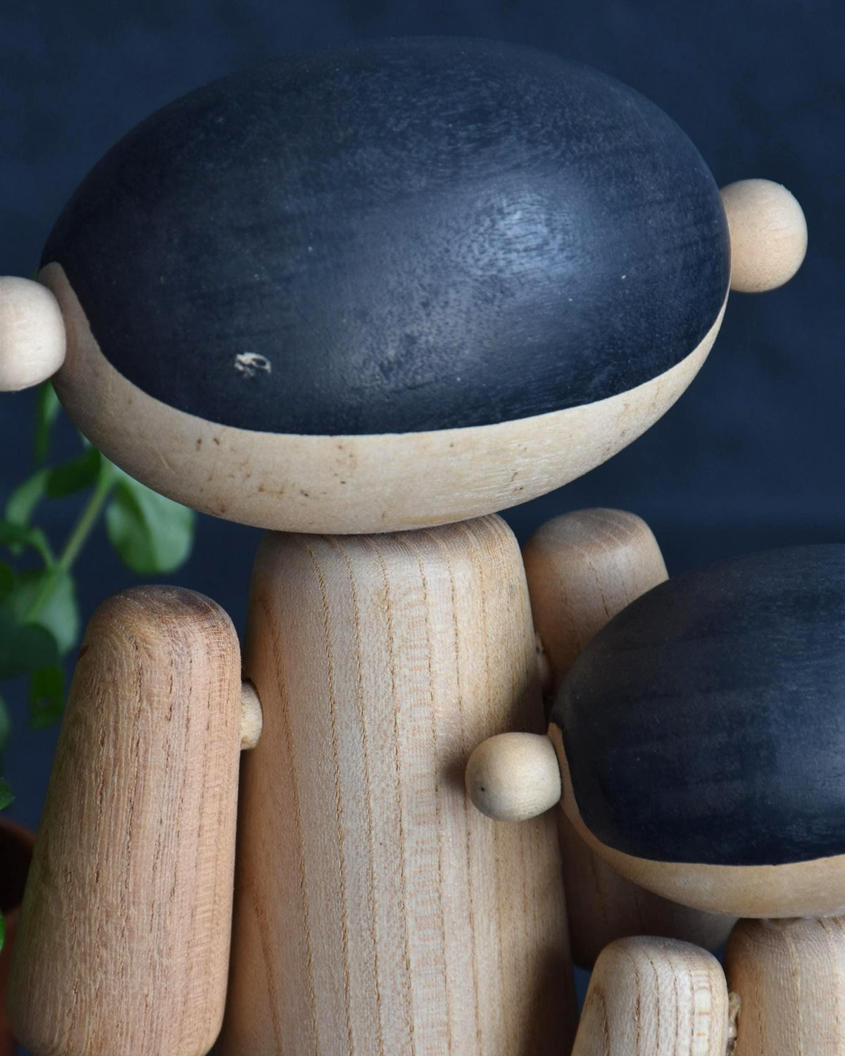 Hideo Ishihara kokeshi dolls head detail