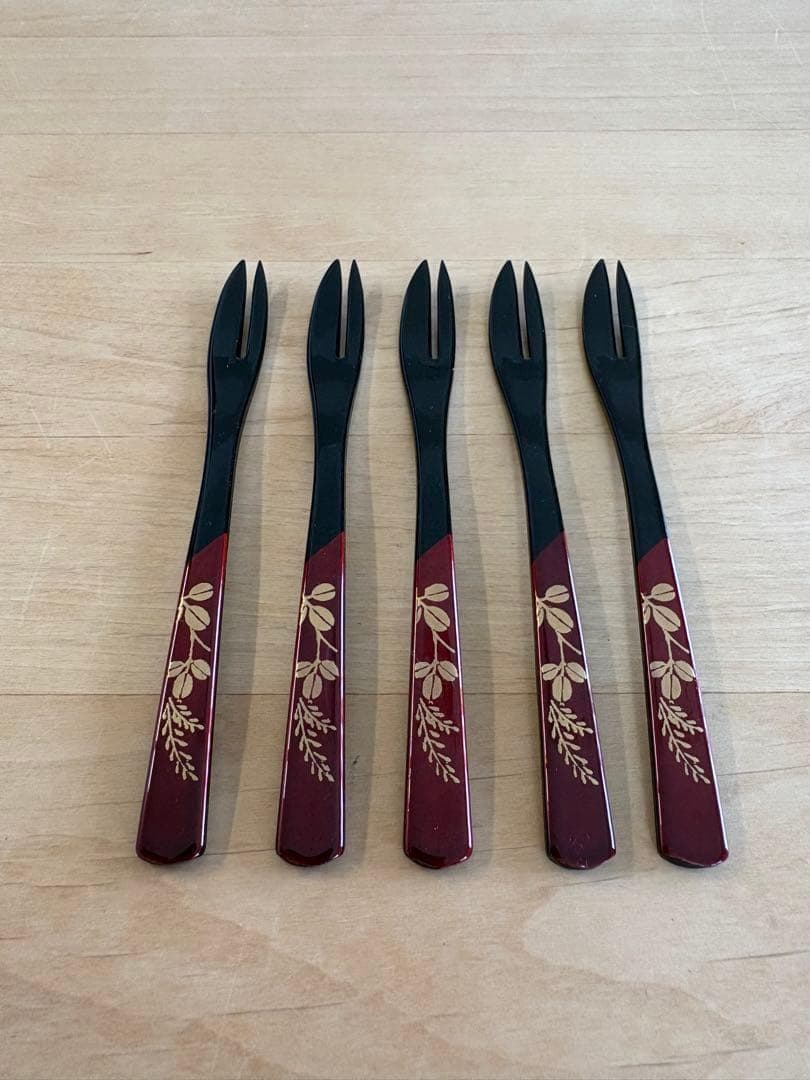 Tamamushi Lacquerware Forks Hagi Motif Set Of 5 five dessert forks featuring a bush clover leaf pattern