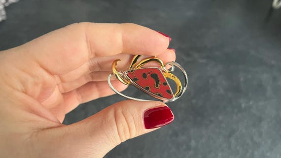 Tsugaru-Nuri Red Lacquer Brooch