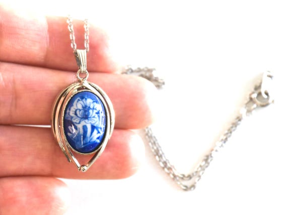 Kiyomizu Porcelain Floral Pendant Necklace