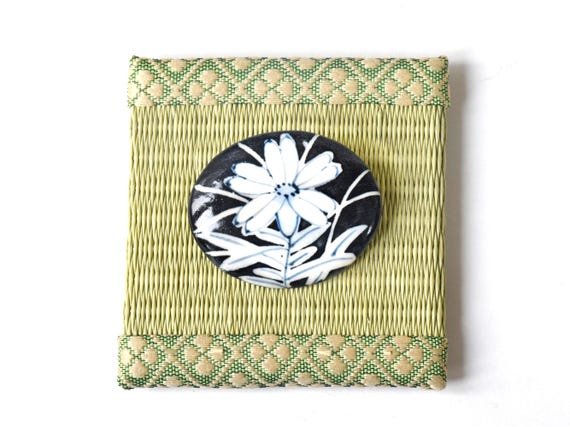 Kiyomizu Porcelain Floral Brooch