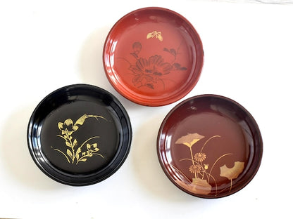 Japanese Urushi Lacquer Plates With Gold Floral Designs