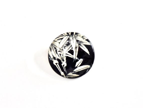 Kiyomizu Porcelain Bamboo Leaf Brooch