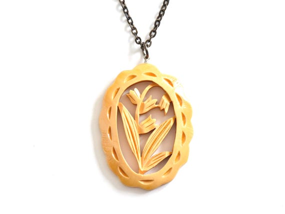 Oyama Tsuge Wood Tulip Pendant Necklace