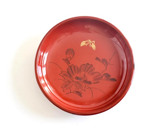 Japanese Urushi Lacquer Plates With Gold Floral Designs