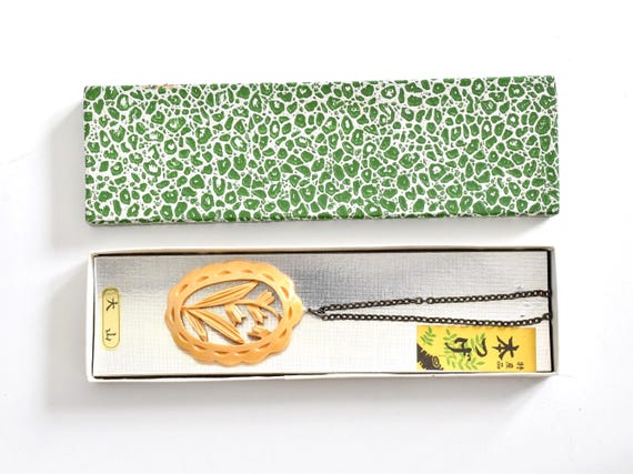 Oyama Tsuge Wood Tulip Pendant Necklace