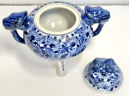 Kutani Porcelain Koro Lion Motif Incense Burner