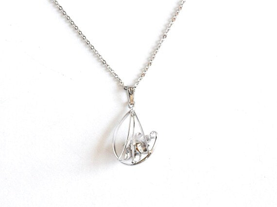 Pearl Floral Pendant Necklace