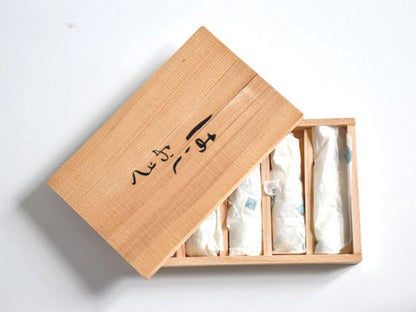 Japanese Porcelain Chopstick Rest Set