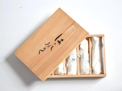Japanese Porcelain Chopstick Rest Set