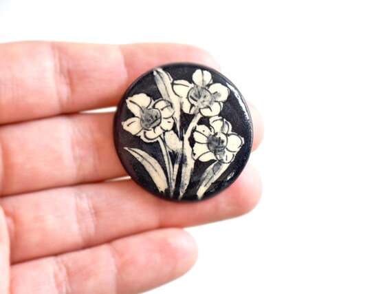 Kiyomizu Porcelain Narcissus Brooch
