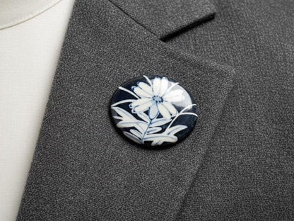 Kiyomizu Porcelain Floral Brooch