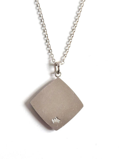 Zogan Floral Pendant Necklace