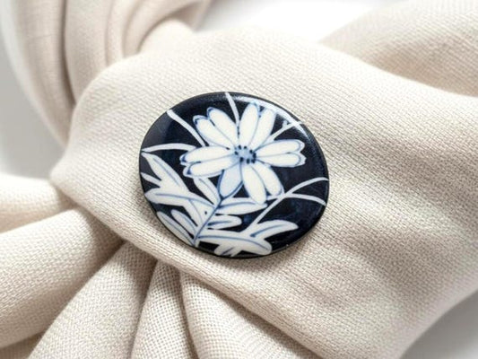 Kiyomizu Porcelain Floral Brooch