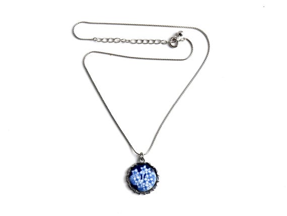 Kiyomizu-yaki Blue Floral Pendant Necklace showing the full chain and adjustable clasp mechanism