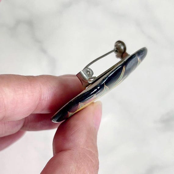 Kiyomizu-Yaki Iris Brooch