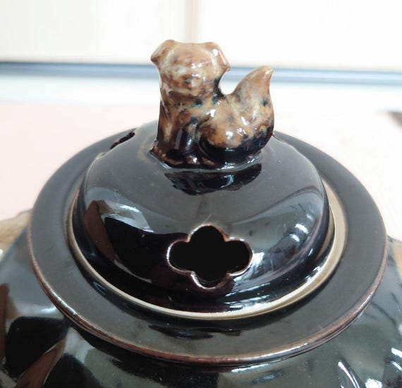 Kutani-Yaki Incense Burner With Lion Lid