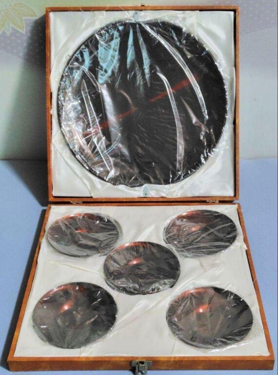 Showa Five Gentlemen Lacquer Tray & Coaster Set