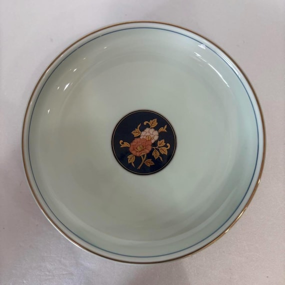 Arita Kiyomitsu Serving Set: Floral & Gold