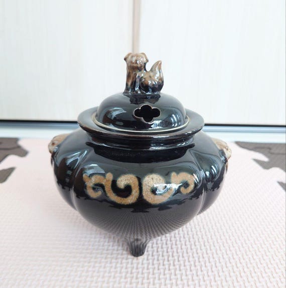 Kutani-Yaki Incense Burner With Lion Lid
