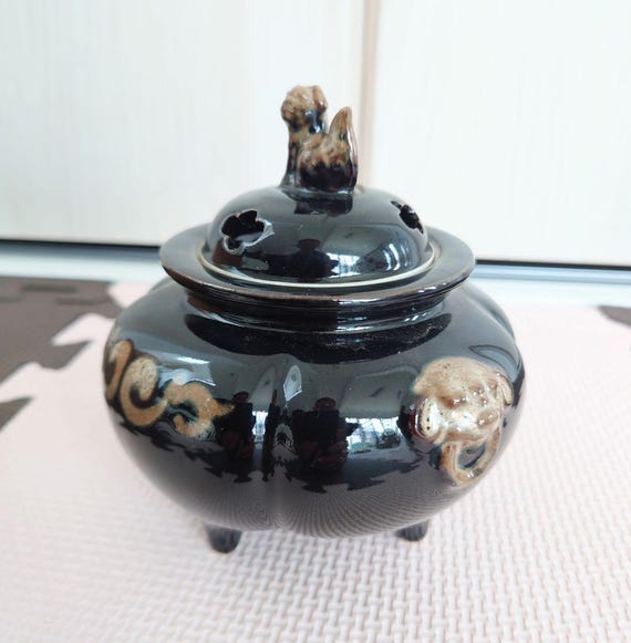 Kutani-Yaki Incense Burner With Lion Lid