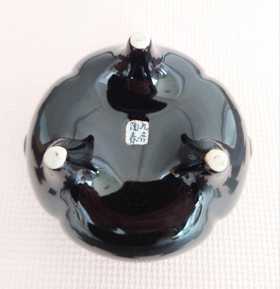 Kutani-Yaki Incense Burner With Lion Lid