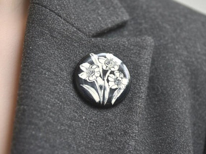 Kiyomizu Porcelain Narcissus Brooch