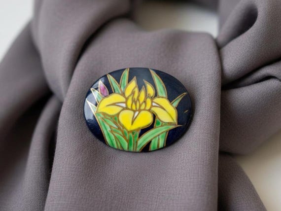 Kiyomizu-Yaki Iris Brooch