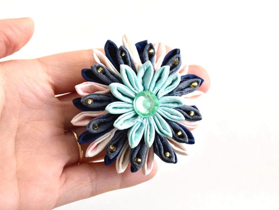 Tsumami Zaiku Fabric Flower Brooch