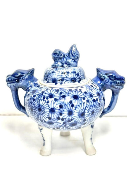 Kutani Porcelain Koro Lion Motif Incense Burner