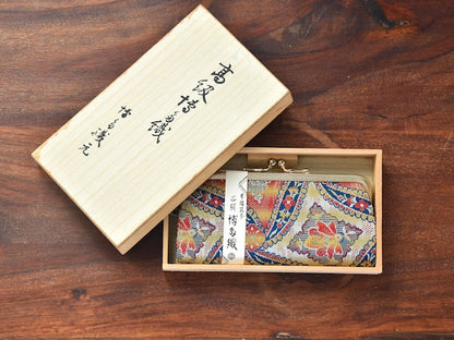 Female Silk Wallet, Hakata-Ori Woven Fabric, Clasp