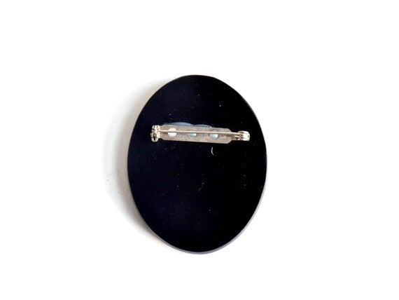 Raden Shell Inlay Brooch: Woman With Hat