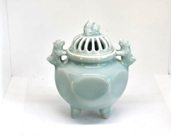 Nabeshima Celadon Incense Burner
