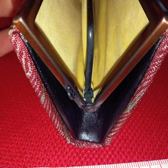 Hakata-Ori Silk Wallet Iris Motif coin purse showing the inside lining and open clasp