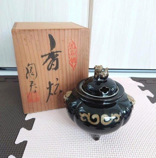 Kutani-Yaki Incense Burner With Lion Lid