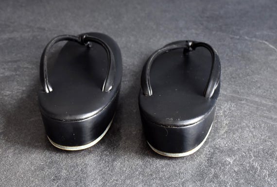 Black Zori Sandals And Clutch Set