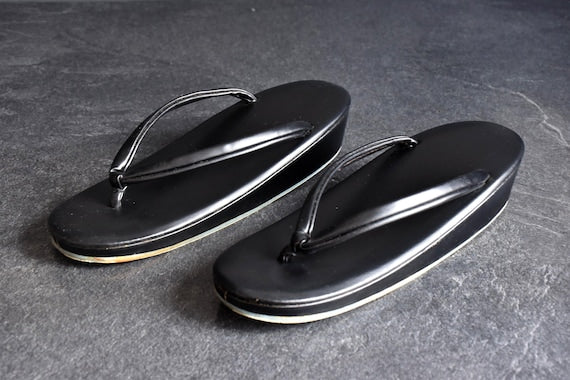 Black Zori Sandals And Clutch Set