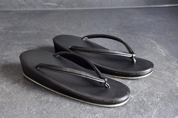 Black Zori Sandals And Clutch Set