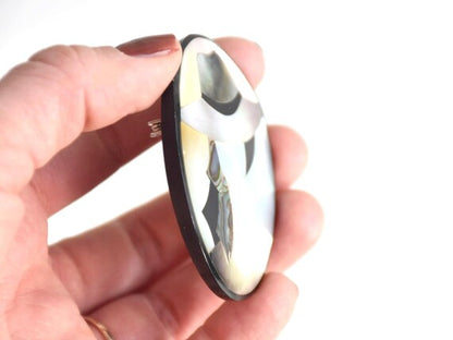 Raden Shell Inlay Brooch: Woman With Hat