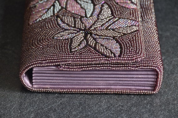Japanese Beaded Clutch Floral Design side view of accordion construction