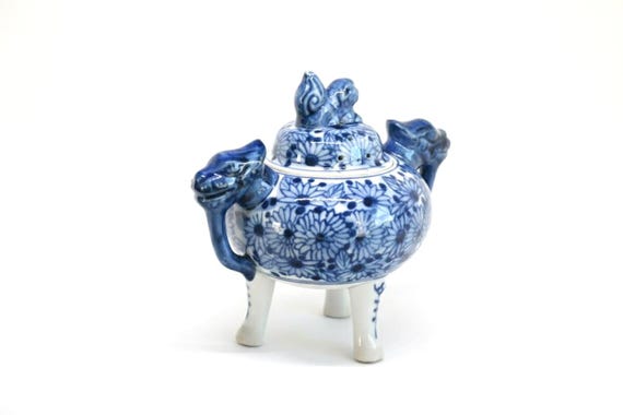 Kutani Porcelain Koro Lion Motif Incense Burner