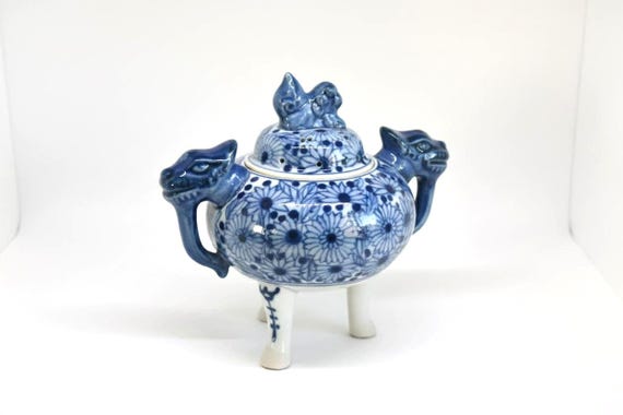 Kutani Porcelain Koro Lion Motif Incense Burner