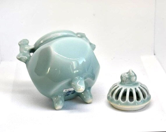 Nabeshima Celadon Incense Burner