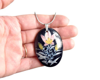 Kiyomizu-Yaki Blue Floral Pendant Necklace